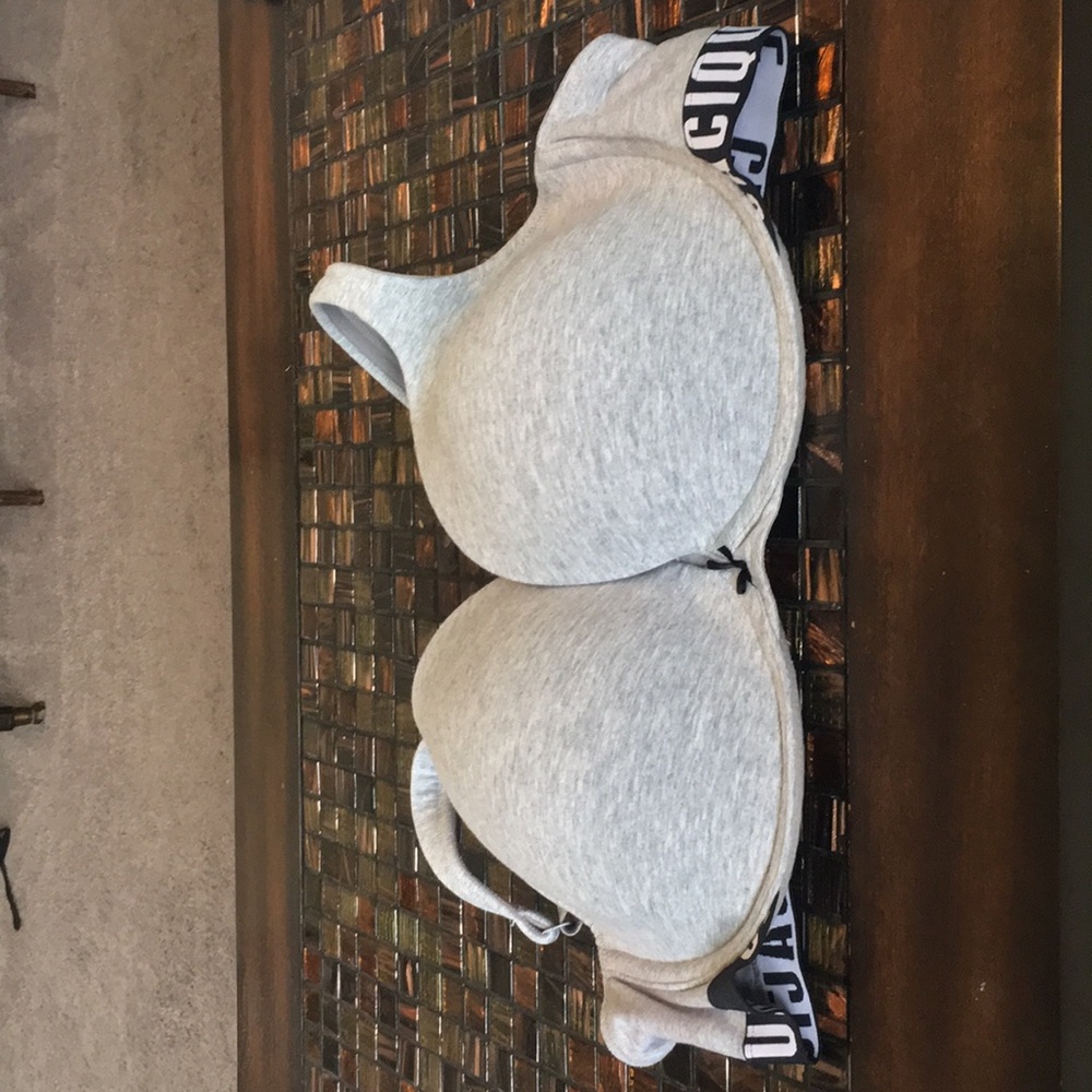 Cacique bra size 42D